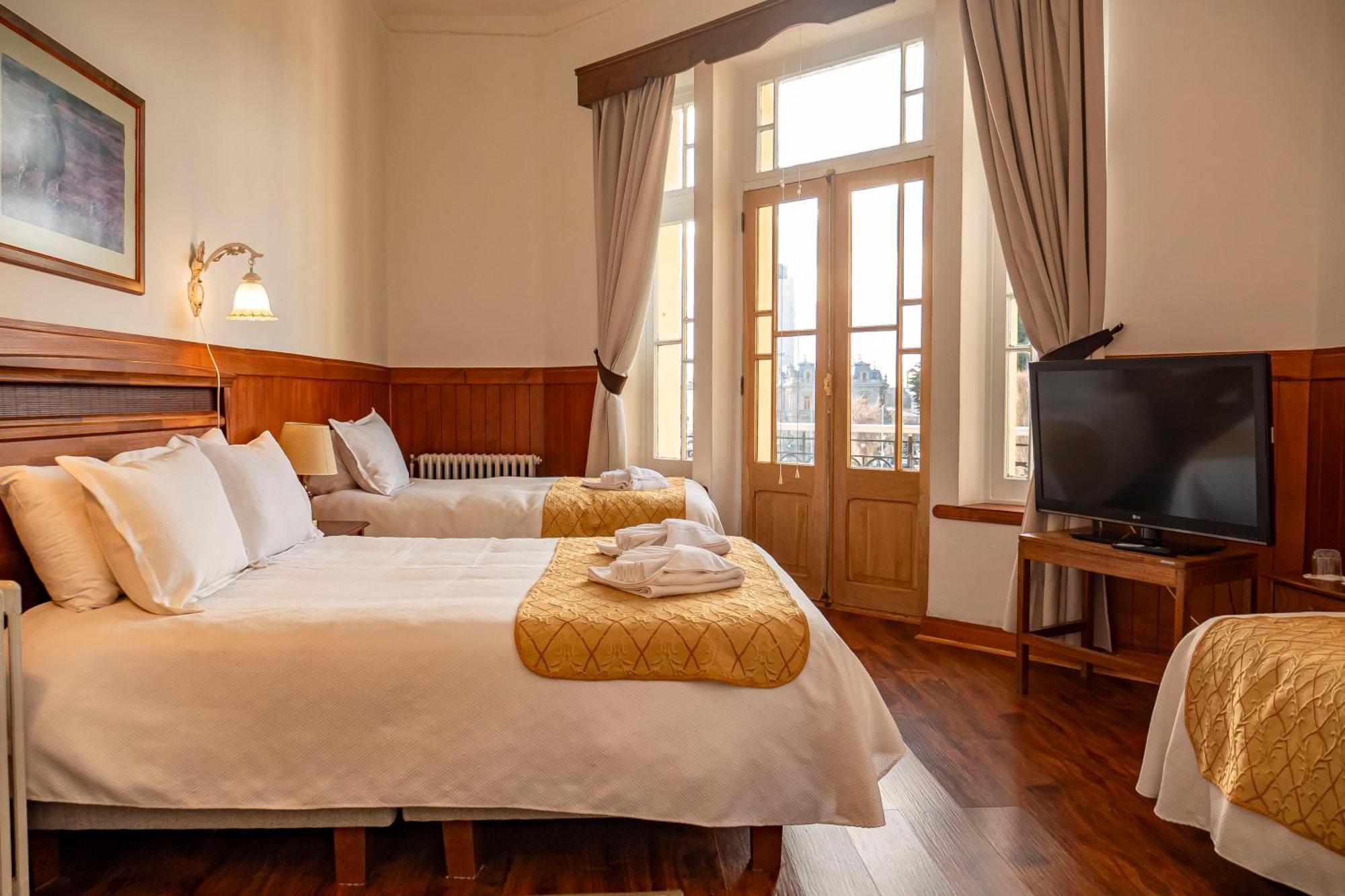 פואנטה ארנס Hotel Plaza מראה חיצוני תמונה